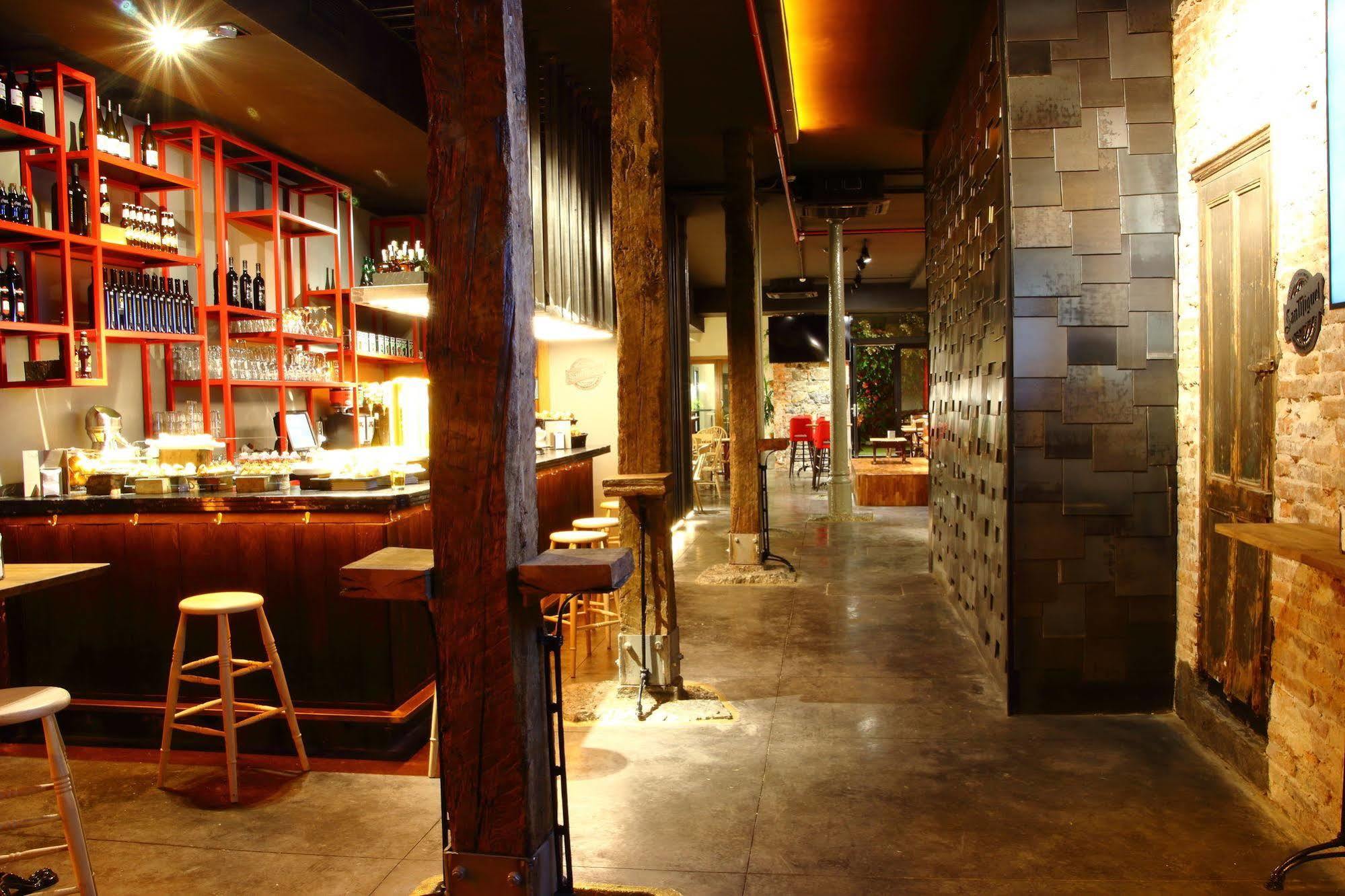 Poshtel Bilbao - Premium Hostel Luaran gambar