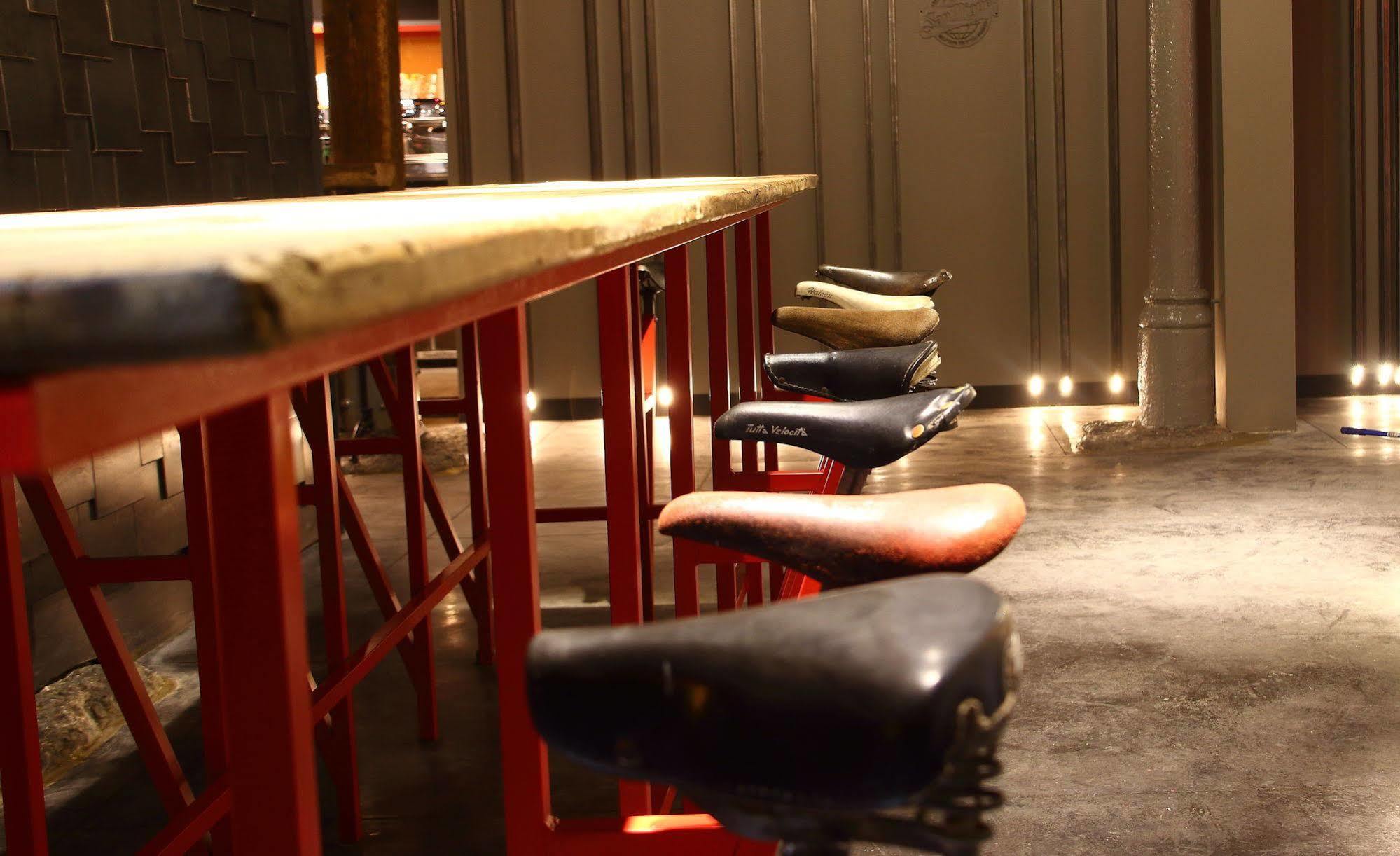 Poshtel Bilbao - Premium Hostel Luaran gambar