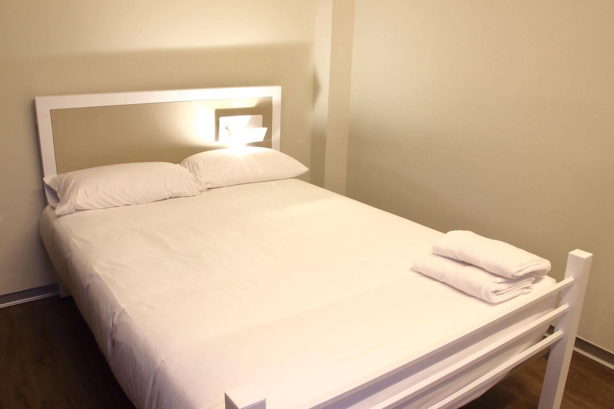 Poshtel Bilbao - Premium Hostel Luaran gambar