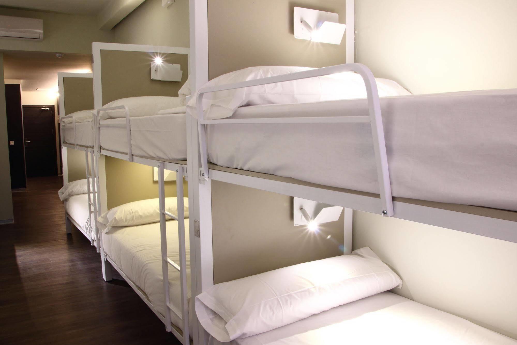 Poshtel Bilbao - Premium Hostel Luaran gambar