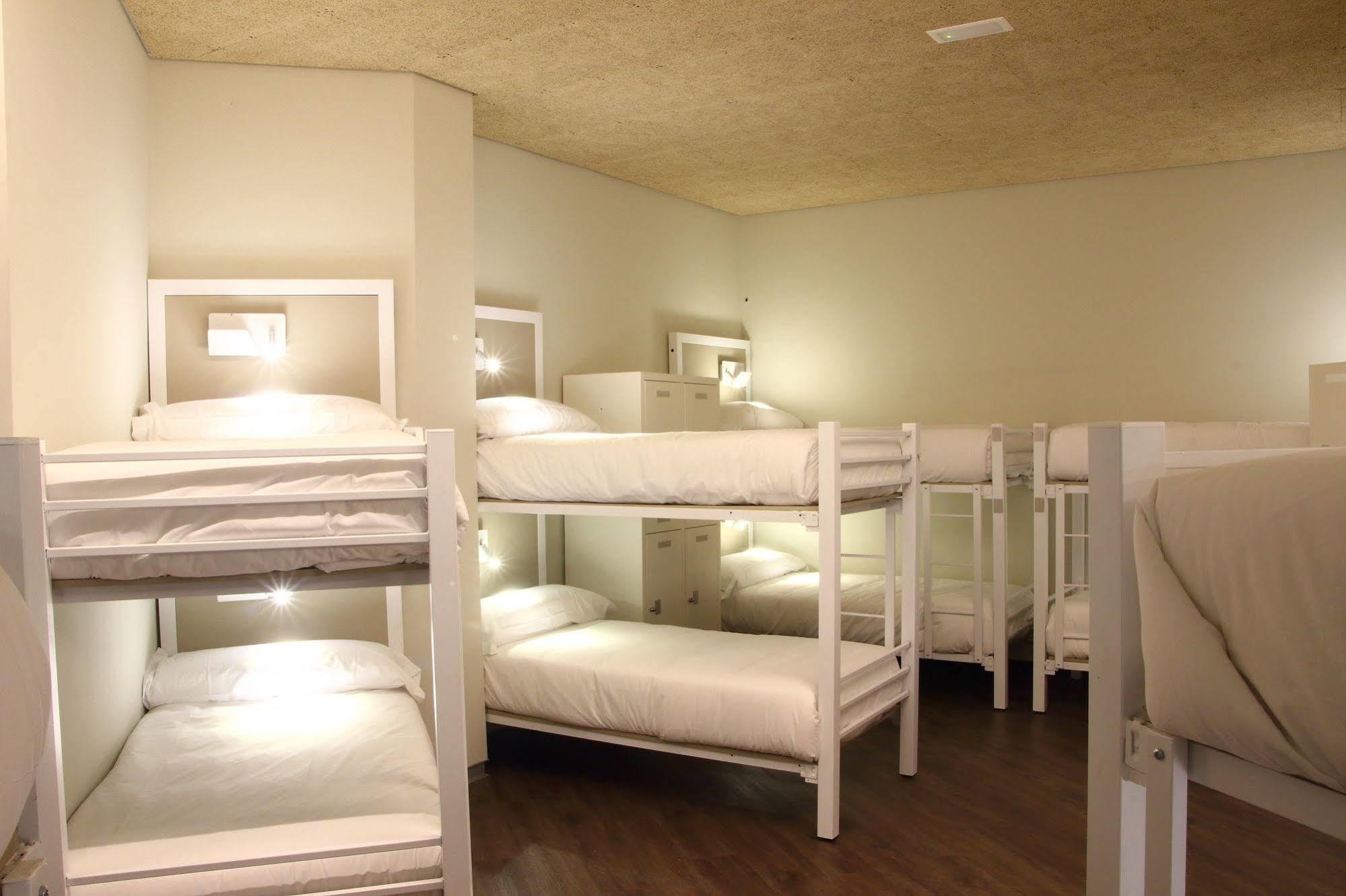 Poshtel Bilbao - Premium Hostel Luaran gambar