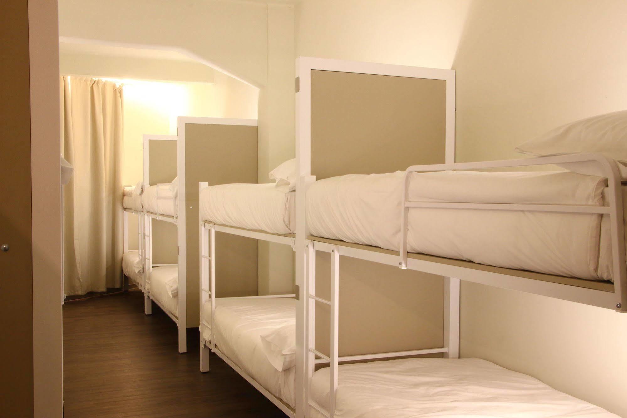 Poshtel Bilbao - Premium Hostel Luaran gambar