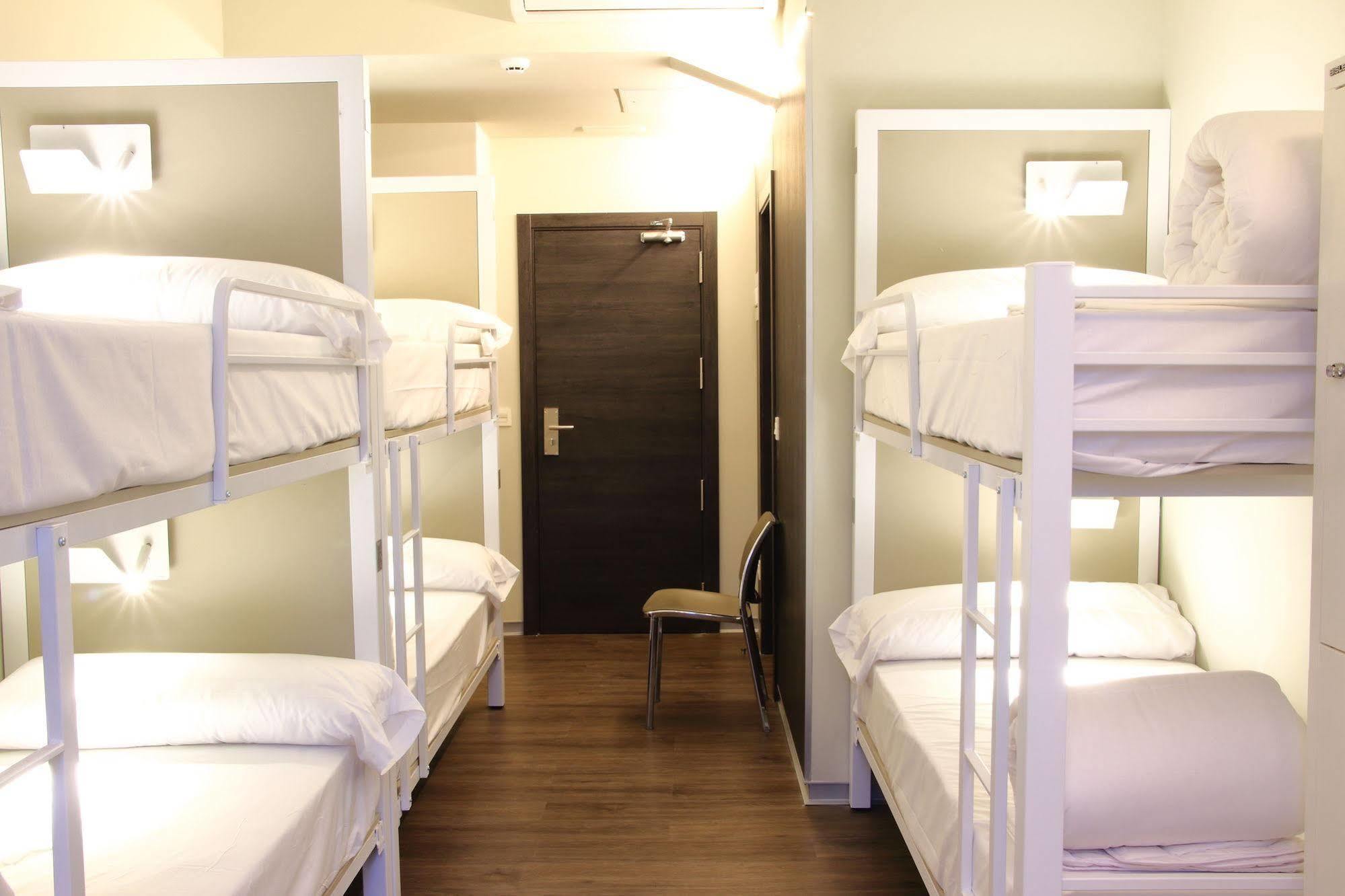Poshtel Bilbao - Premium Hostel Luaran gambar